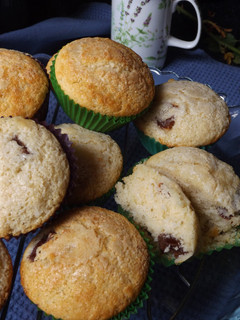 Una foto de Muffins con cerezas conservadas en aguardiente tostado