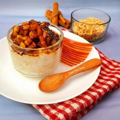 A picture of Apple and Cinnamon Oatmeal Breakfast.
