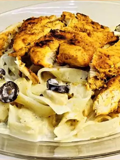 A picture of Restaurant style fettuccine Alfredo pasta❤️❤️.