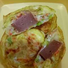 Telur dadar sayur isi sosis রেসিপির প্রধান ছবি