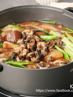 魷魚螺肉蒜鍋_年菜經典 的食譜成品照片
