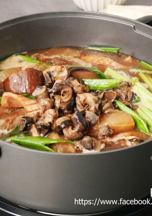 魷魚螺肉蒜鍋_年菜經典 的食譜成品照片