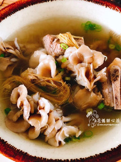 舞菇龍鬚豬排骨湯 的食譜成品照片