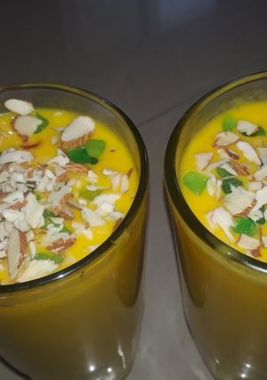 A picture of Mango milkshake.