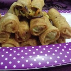 A picture of Chicken spring rolls.
