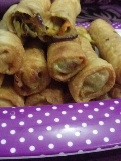 A picture of Chicken spring rolls.