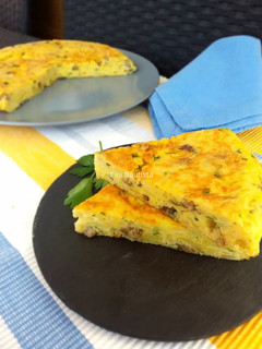 Una foto de Tortilla de patatas y setas