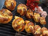 Garlic bread knots