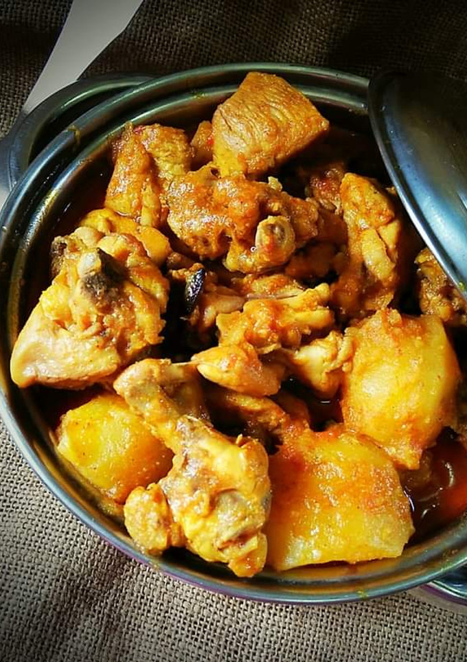 ঘরোয়া মাংসের ঝোল (gharoa mangsher jhol recipe in Bengali) রেসিপির প্রধান ছবি
