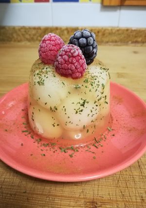 Una foto de Agar agar con litchi