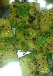 A picture of Rava Dhokla.