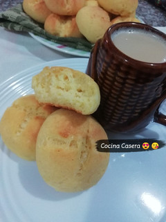 Una foto de Almojábanas típicas del interior de Colombia. Súper fácil 😋😋😋