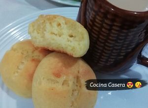 Una foto de Almojábanas típicas del interior de Colombia. Súper fácil 😋😋😋