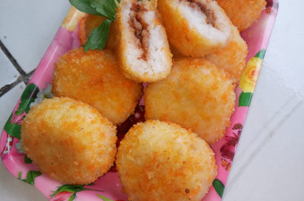 Anti Ribet, Buat Lemper Goreng Isi Abon Istimewa