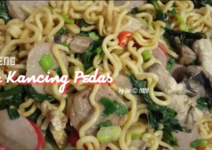 Mie Goreng Jamur Kancing Pedas