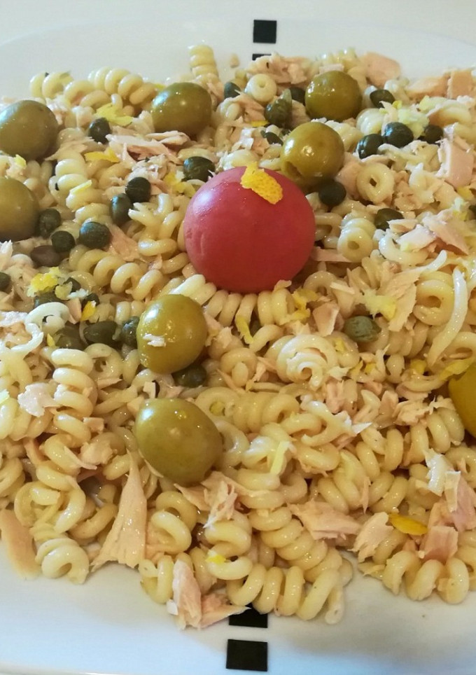 Una foto de Rulitos de pasta con atún
