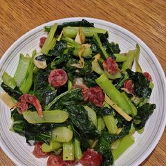 A picture of Kale with Chinese Sausage.