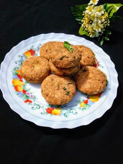 அவல்-உருளைக்கிழங்கு கட்லெட் செய்முறை முக்கிய புகைப்படம்