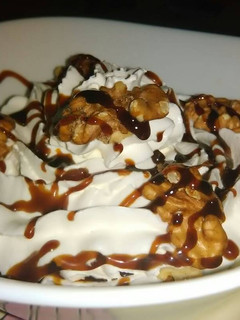 Una foto de Simplemente sencillo (nata con nueces)