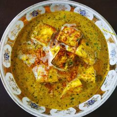 A picture of Lehsuni Methi Paneer.