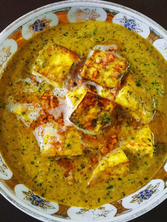 A picture of Lehsuni Methi Paneer.