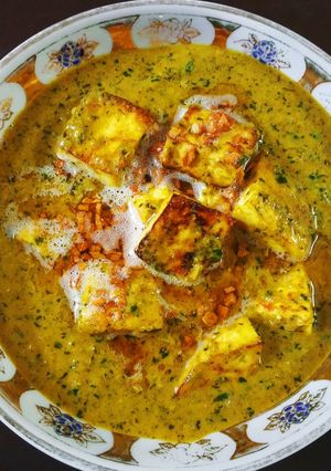 A picture of Lehsuni Methi Paneer.