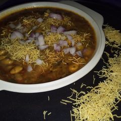 A picture of Undhiyu.