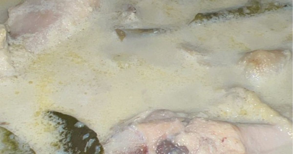 Opor ayam putih khas lebaran