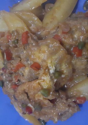 Foto resep Telur dadar isi dan kentang saus sarden ala Anak Kos