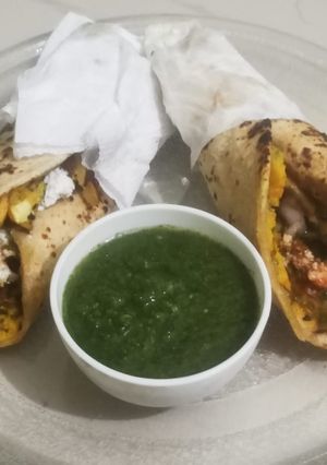 A picture of Besan paneer jhatpat roll.