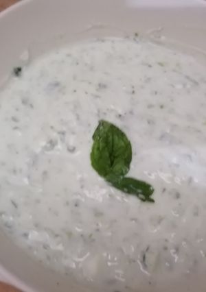صورة لوصفة سلطه زبادي بخيار سهلة ولذيذة ويقدم مع الارز😋😋😋