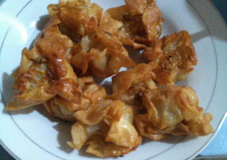 Siomay pangsit goreng