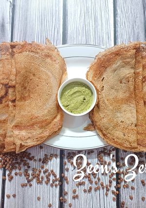 A picture of Kala Chana/Black Chickpeas Dosas.