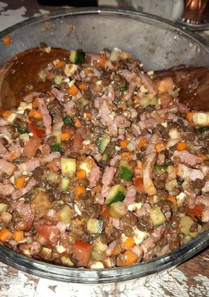 Une photo de Salade de lentilles, lardons et feta