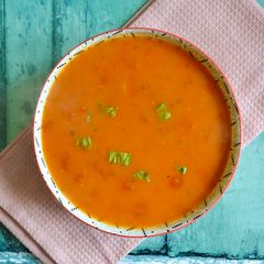 A picture of Roasted Tomato and Pasta Soup.