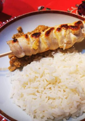 Une photo de Brochette de poulet sauce aux cacahuètes