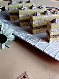 Kókuszos-diós szelet tojássárgája krémmel recept fotója