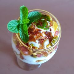 A picture of Breakfast chat parfait.