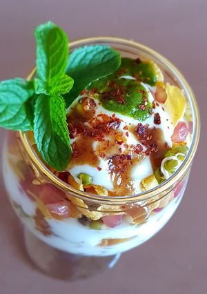 A picture of Breakfast chat parfait.