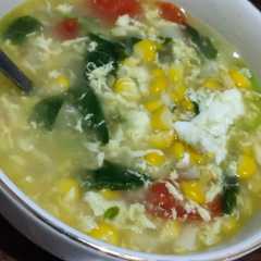 รูปของ Sup Ayam Jagung Simple suka-suka kita