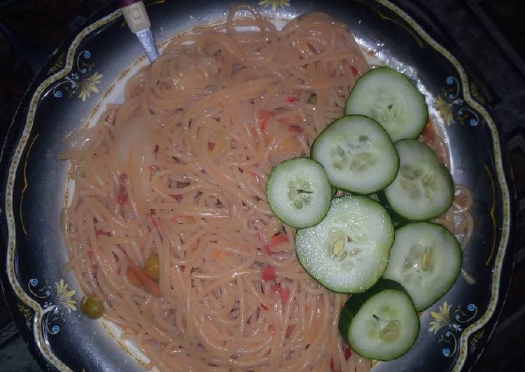 Steps to Prepare Super Quick Homemade Simple spaghetti ganished with cucumber
