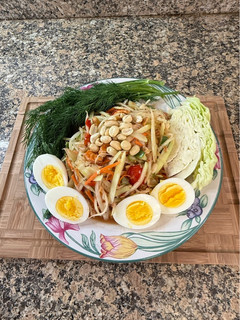 A picture of Green Papaya Salad.