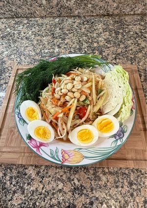 A picture of Green Papaya Salad.