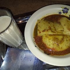 A picture of Maize swallow with baobab soup.
