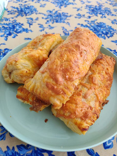 Foto resep Roti Sosis dengan Pastry Sheets