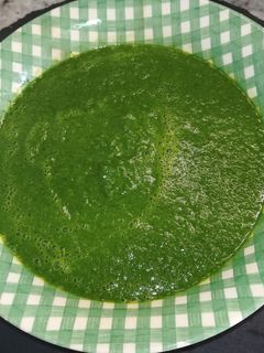 Una foto de Crema de kale y lechuga