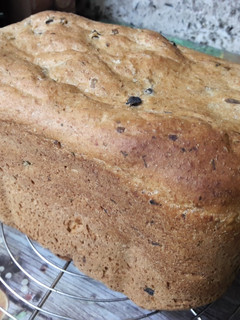 Una foto de Pan de calabacín con olivas (verdes+negras) (en panificadora)