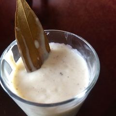 A picture of White sauce.