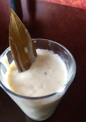 A picture of White sauce.