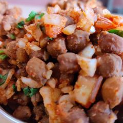 A picture of Kala Chana Chaat.
